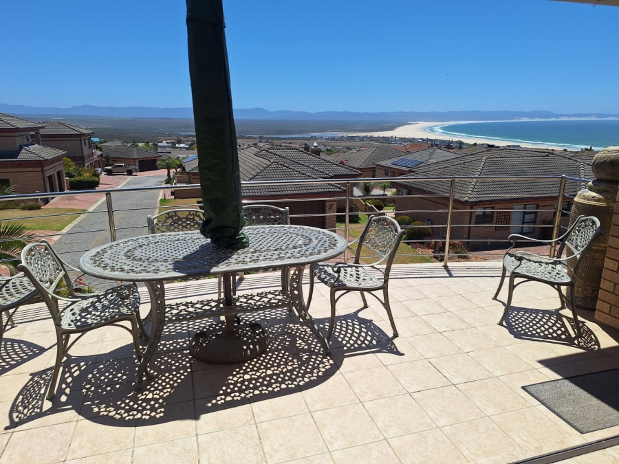3 Bedroom Property for Sale in Wavecrest Eastern Cape